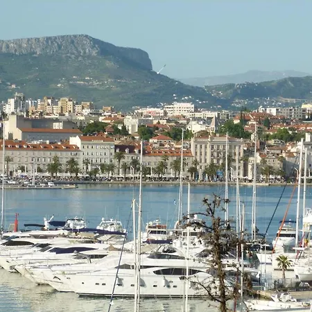 Old Town View Two Bedroom Asti Mande 2 شقة سبليت