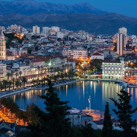 Διαμέρισμα Old Town View Two Bedroom Asti Mande 2 *